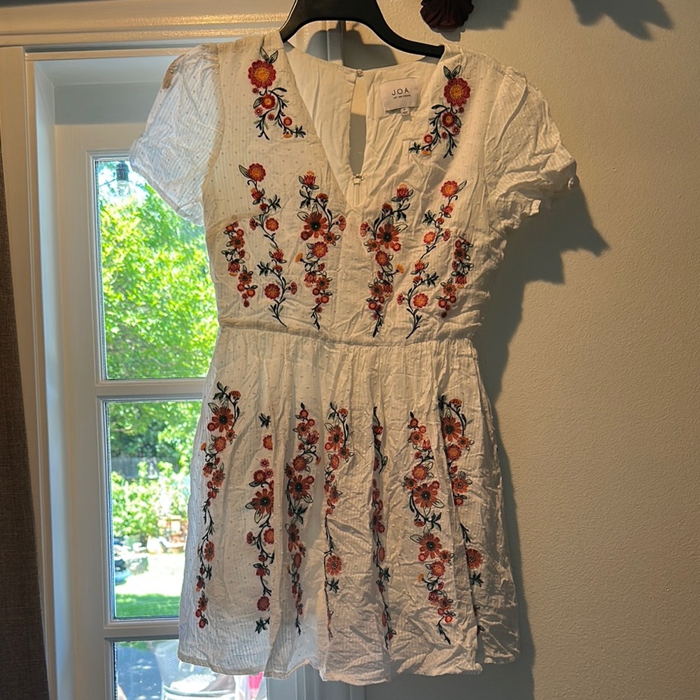 Floral Embroidered White Dress J.O.A